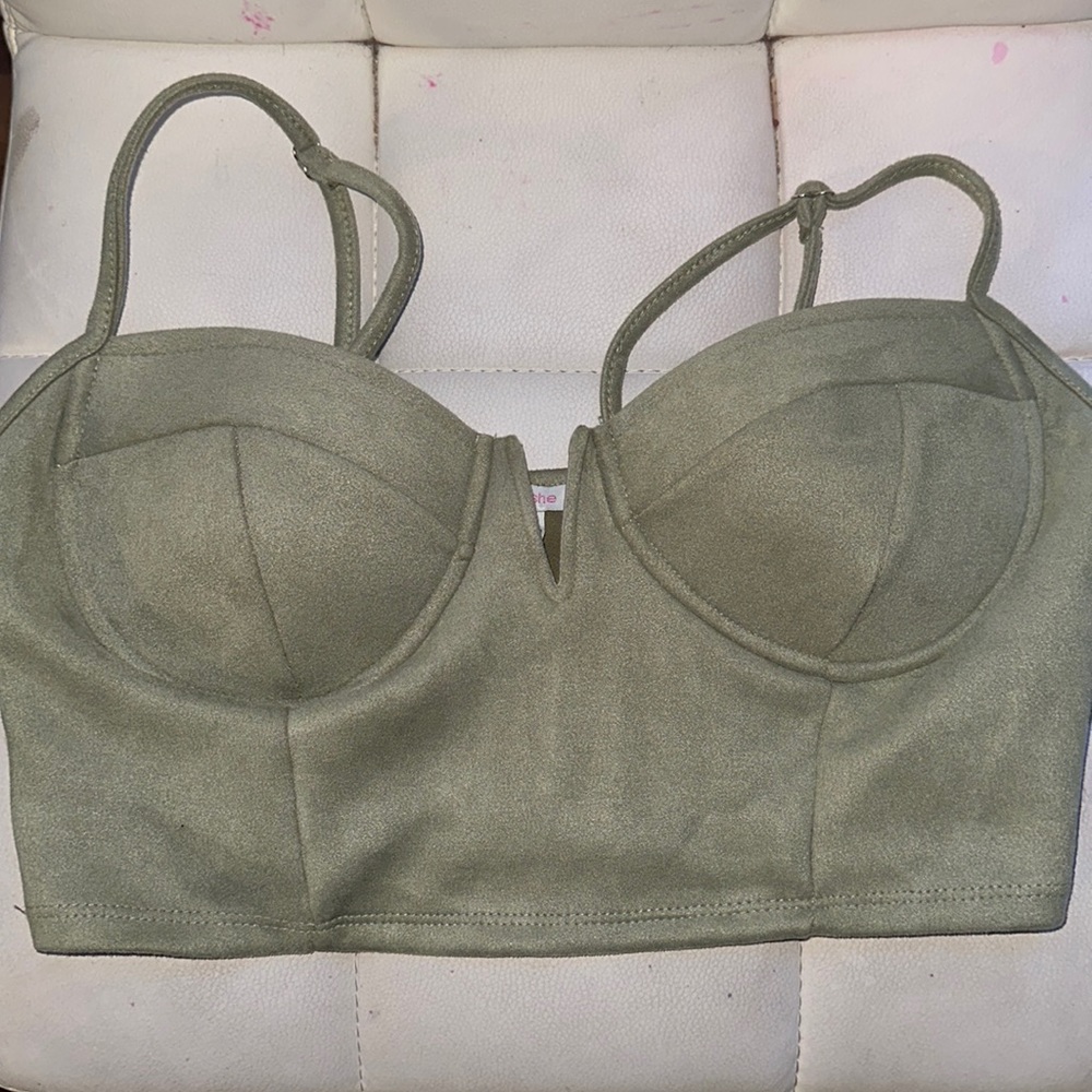 Never worn!!